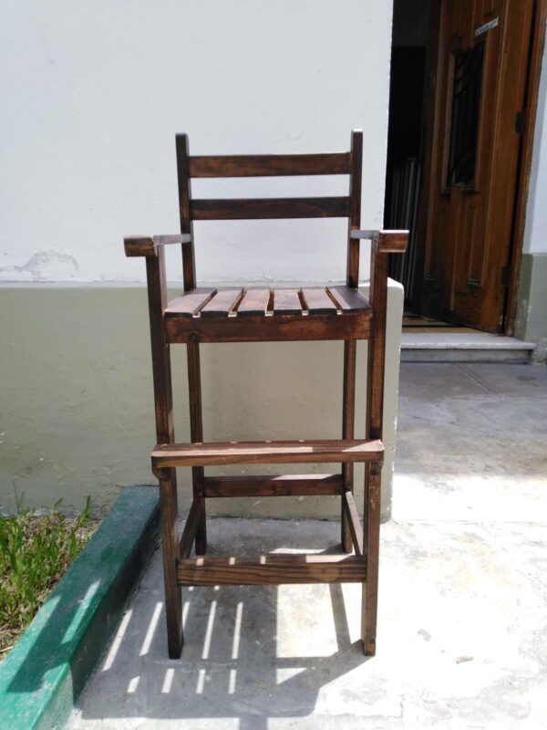 Silla de niños alta para la mesa comedor en marron - Imagen 3